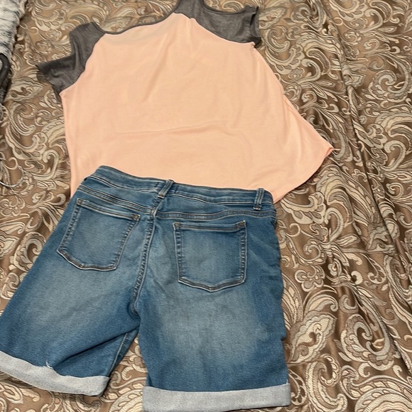 So Unicorn cold shoulder top and denim Bermuda short set. Girls 16 - Picture 2 of 7